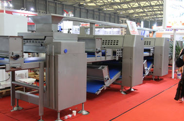 Podniesiona automatyczna maszyna do produkcji pączków 800-15000 sztuk / godz. Z nożem sześciokątnym dostawca